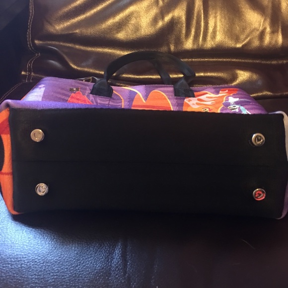 Harveys Shag Pirates of the Caribbean Tote - Picture 3 of 5